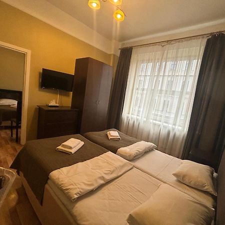 Viktorija Hotel Riga Ngoại thất bức ảnh