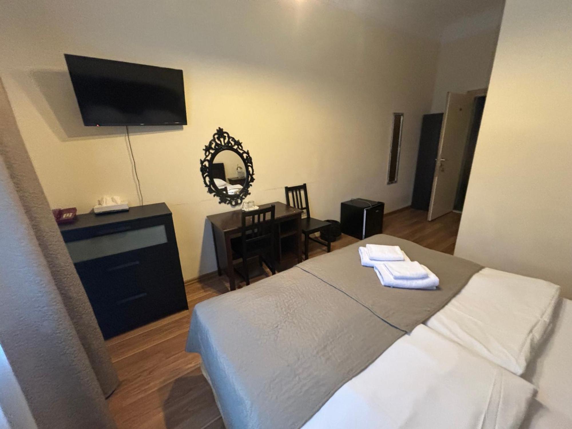 Viktorija Hotel Riga Ngoại thất bức ảnh