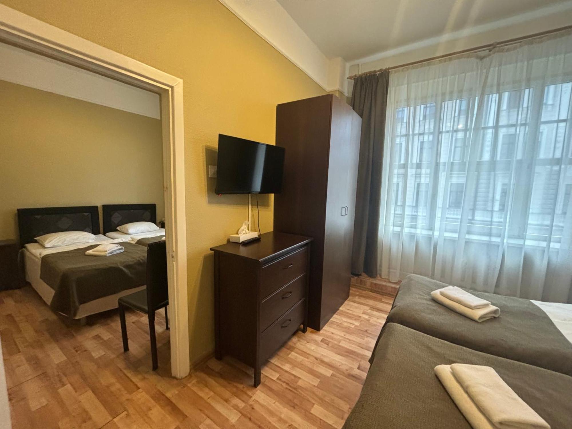 Viktorija Hotel Riga Ngoại thất bức ảnh