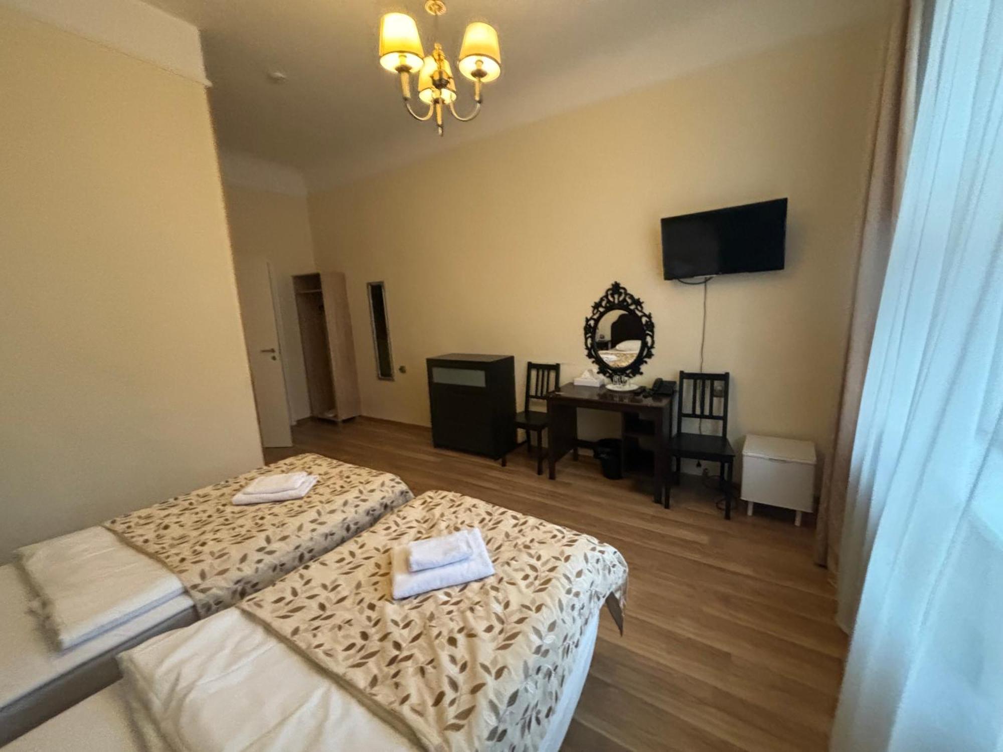 Viktorija Hotel Riga Ngoại thất bức ảnh